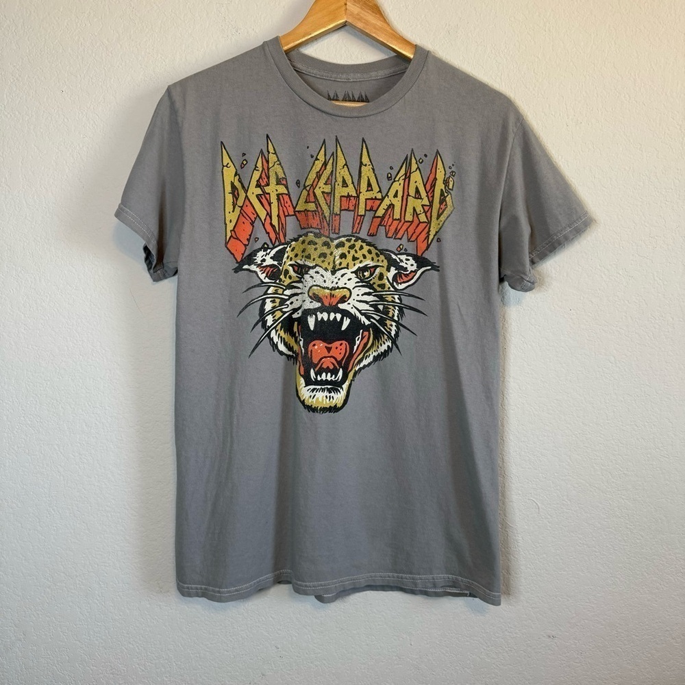 Def Leppard Leopard T Shirt Grey Short Sleeve Faded Worn Wash Goodie Two Sleeve